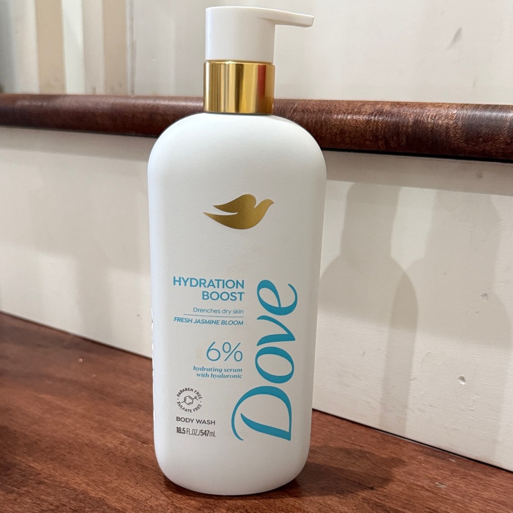 NWT Dove Hydration Boost Body Wash Fresh Jasmine